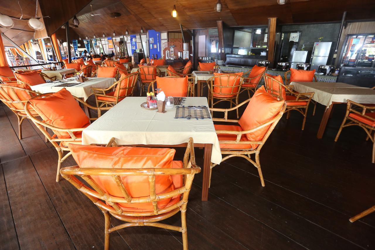 Bastianos Bunaken Dive Resort Exteriör bild