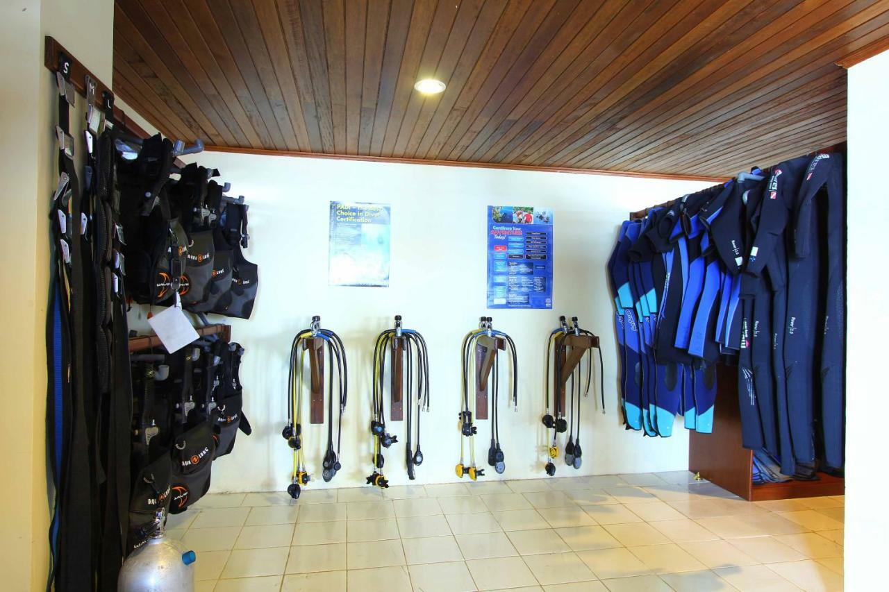 Bastianos Bunaken Dive Resort Exteriör bild